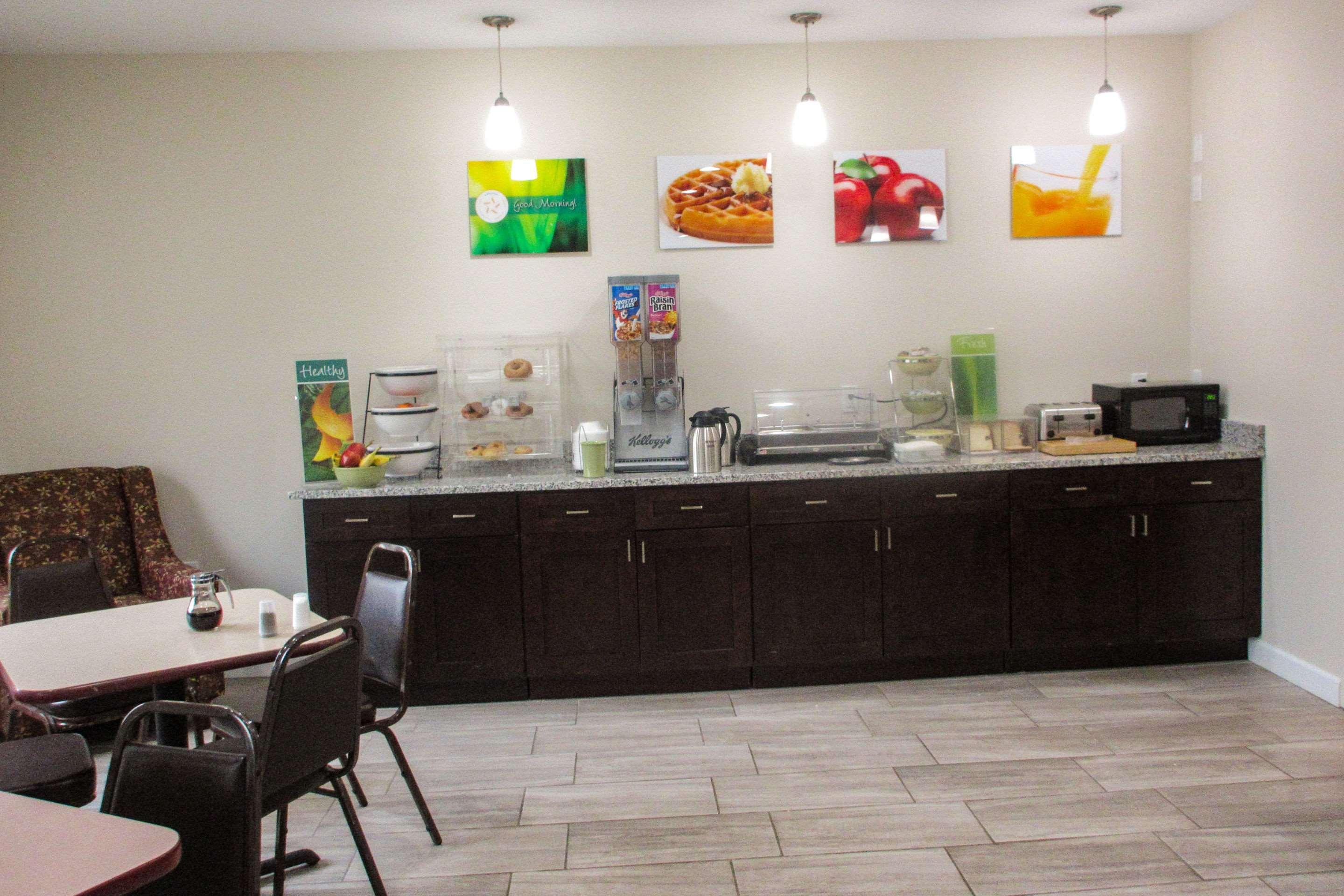 Sawyer Quality Inn מראה חיצוני תמונה